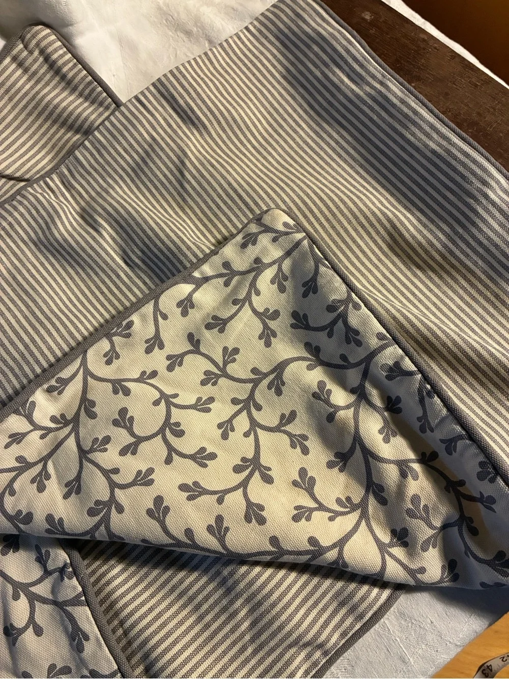 IKEA LUNGÖRT Pillowcase Set 20x20 in Gray and Cream Stripes / Floral Vines new